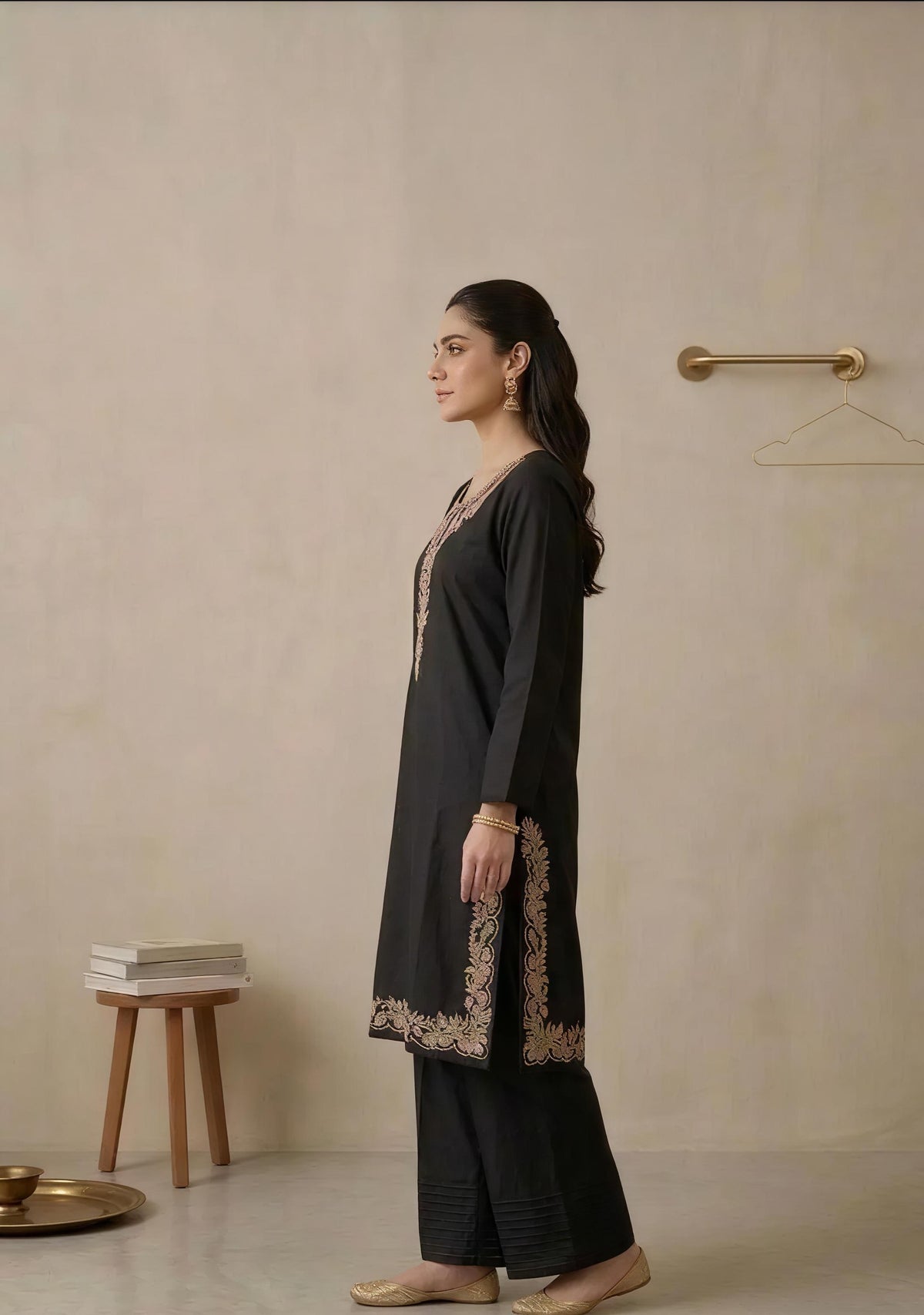 یہ فرشی شلوار ٹو پیس نیلن سوٹ balck )buy one get one free)