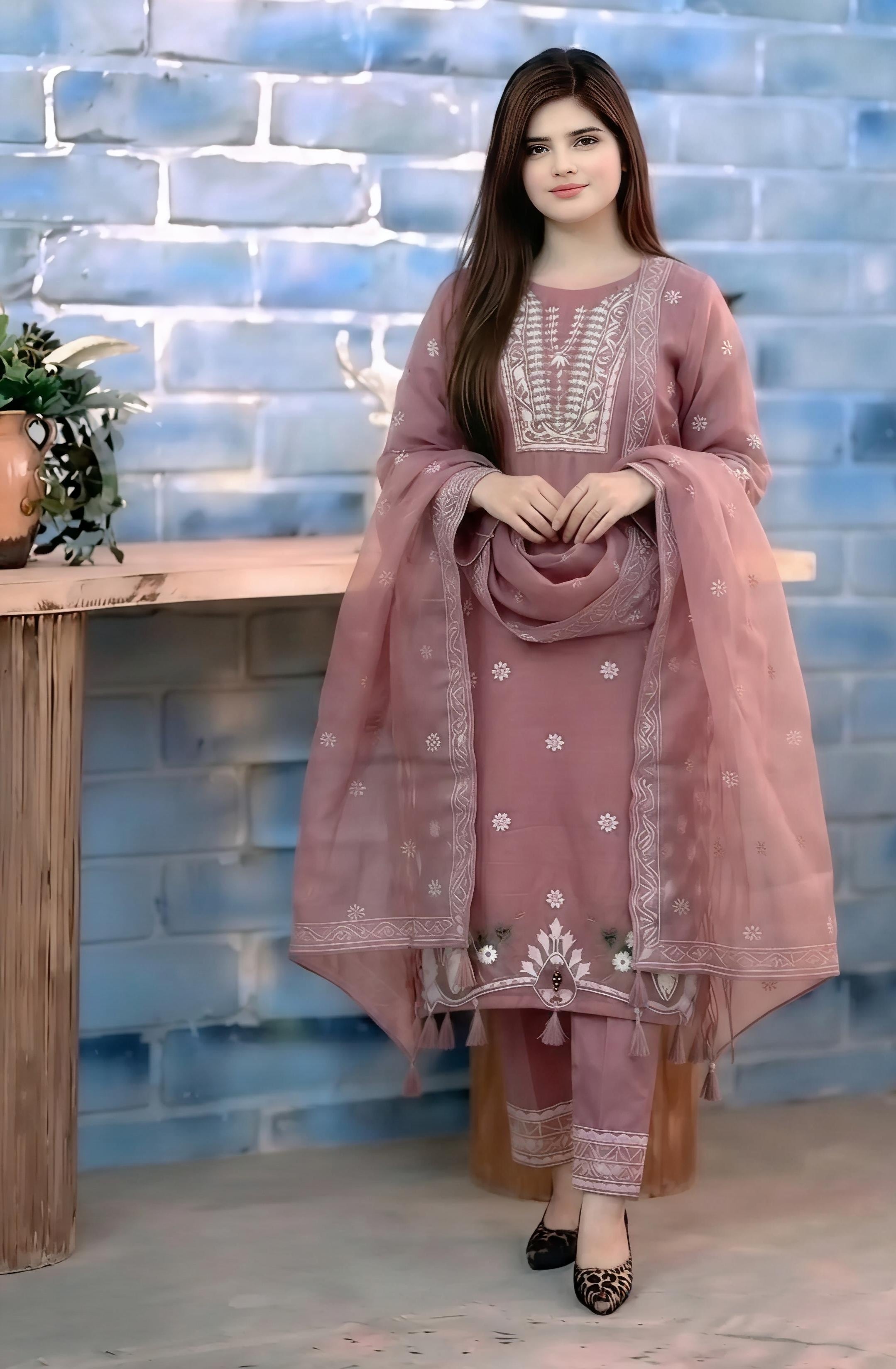 2pcs jannat open allwo parcel khol kar check kar sakte hain