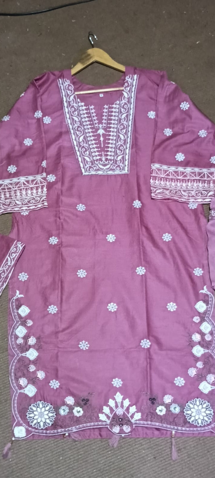 2pcs jannat open allwo parcel khol kar check kar sakte hain